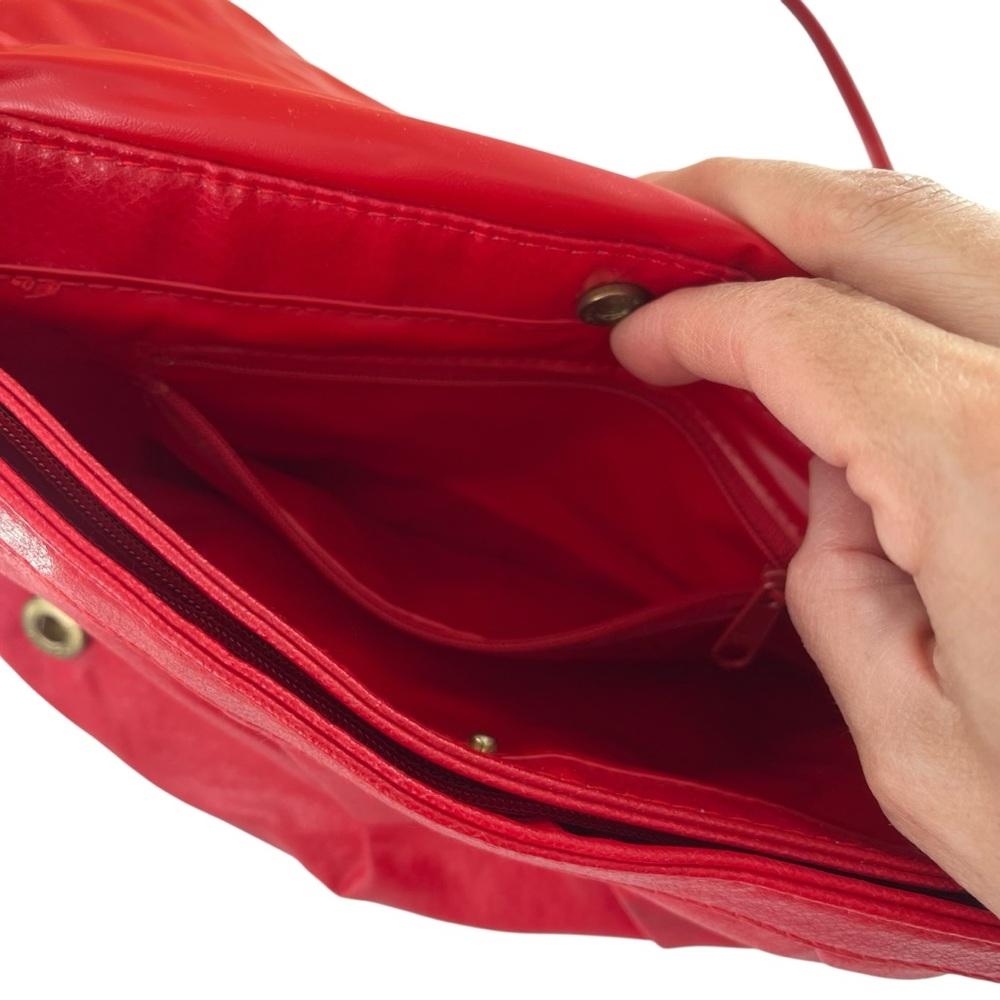 Vintage 80s bright red leather flap purse with bow detail - Picture 11 of 16
